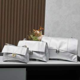 Picture of Balenciaga Handbags _SKUfw184168132fw